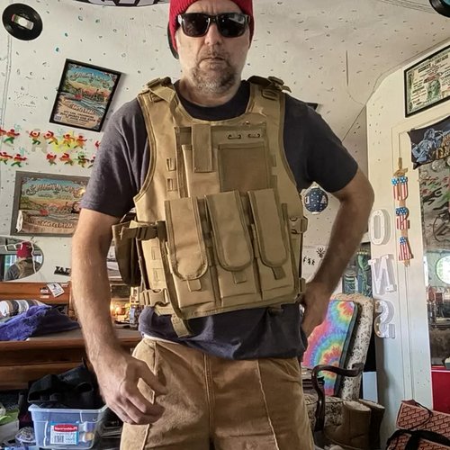 YAKEDA Adjustable Tactical Airsoft Training Vest | Camping, Fishing, Hunting,Gift for Halloween and New Year(Green, One Size)