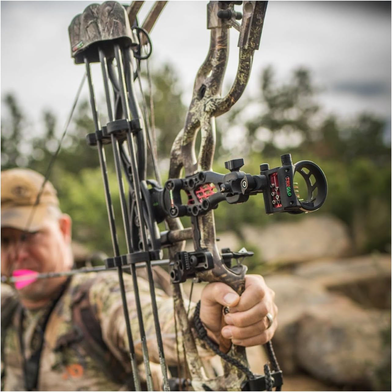 Ultra Lightweight 5-Pin Hunting Bow Sight - TRUGLO Carbon Hybrid Micro-Adjustable