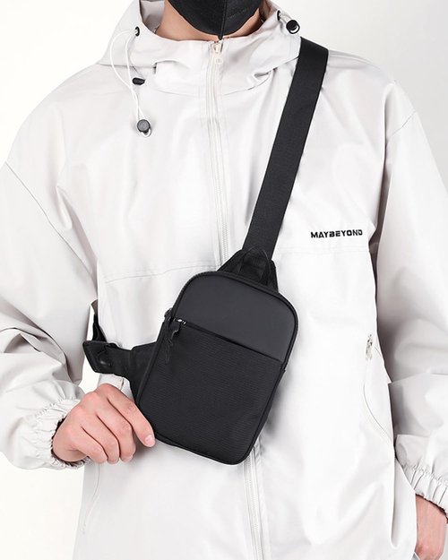 Suyzufly Crossbody Bag for Men Women Waterproof Sling Bag Casual Portable Chest Bag for Travel Workout Hiking Mini Sling Bag Black