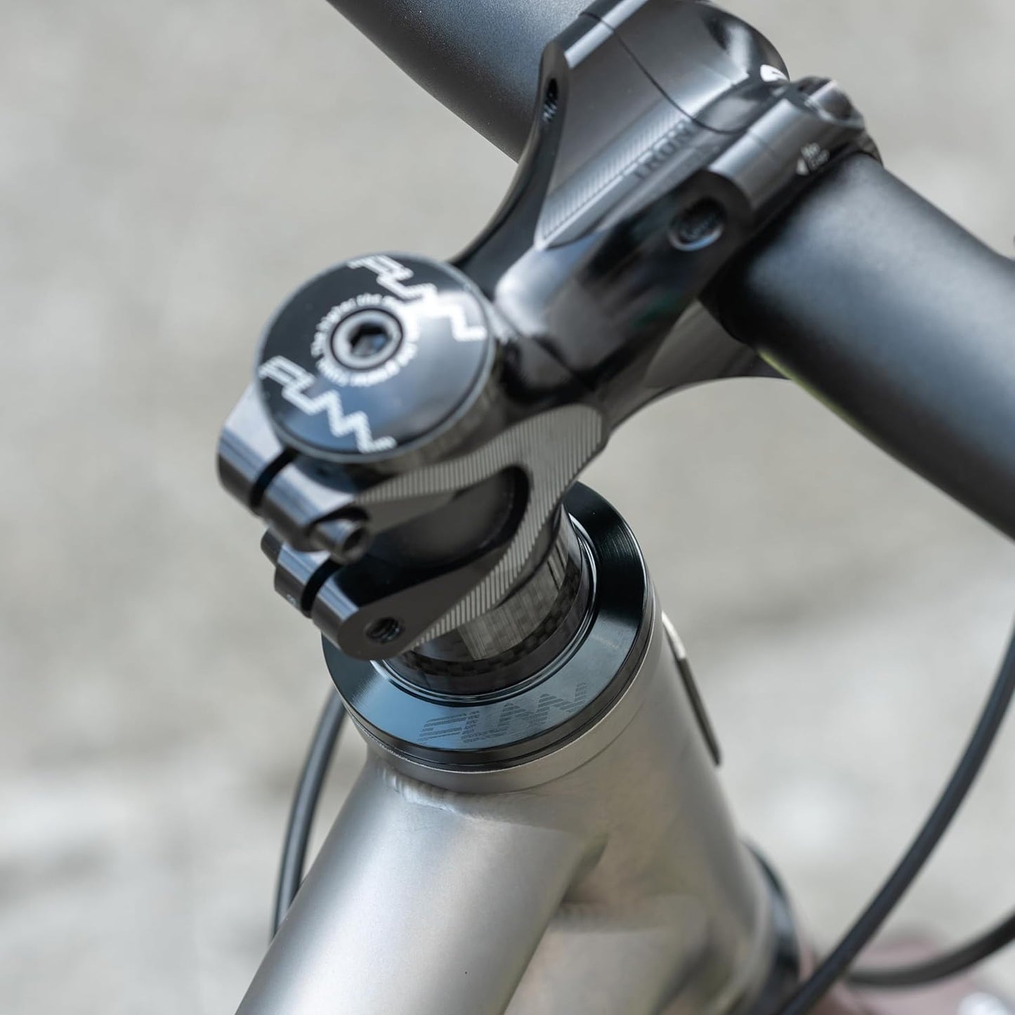 Funn Descend ZS44/28.6 Top Steering Set with Zero Stack Oblique Contact Bearings for Mountain Bike, Mountain Bike, BMX Bike, Road Bike and Gravel Bike