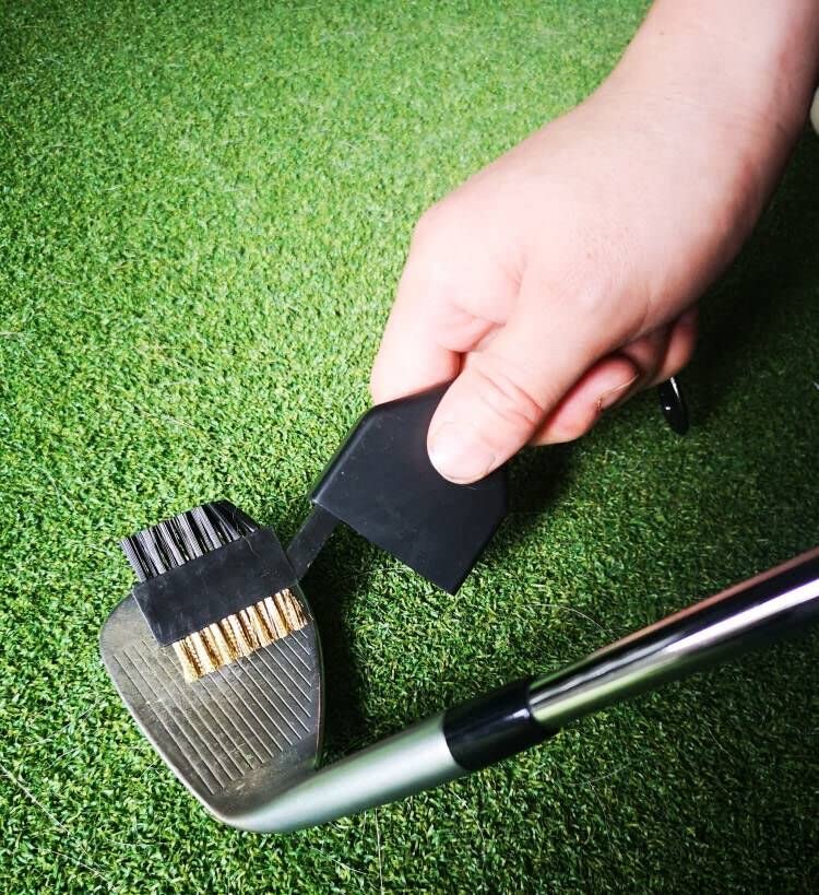 Golf Club Brush & Groove Cleaner with Retractable Cover - Dual-Sided Design