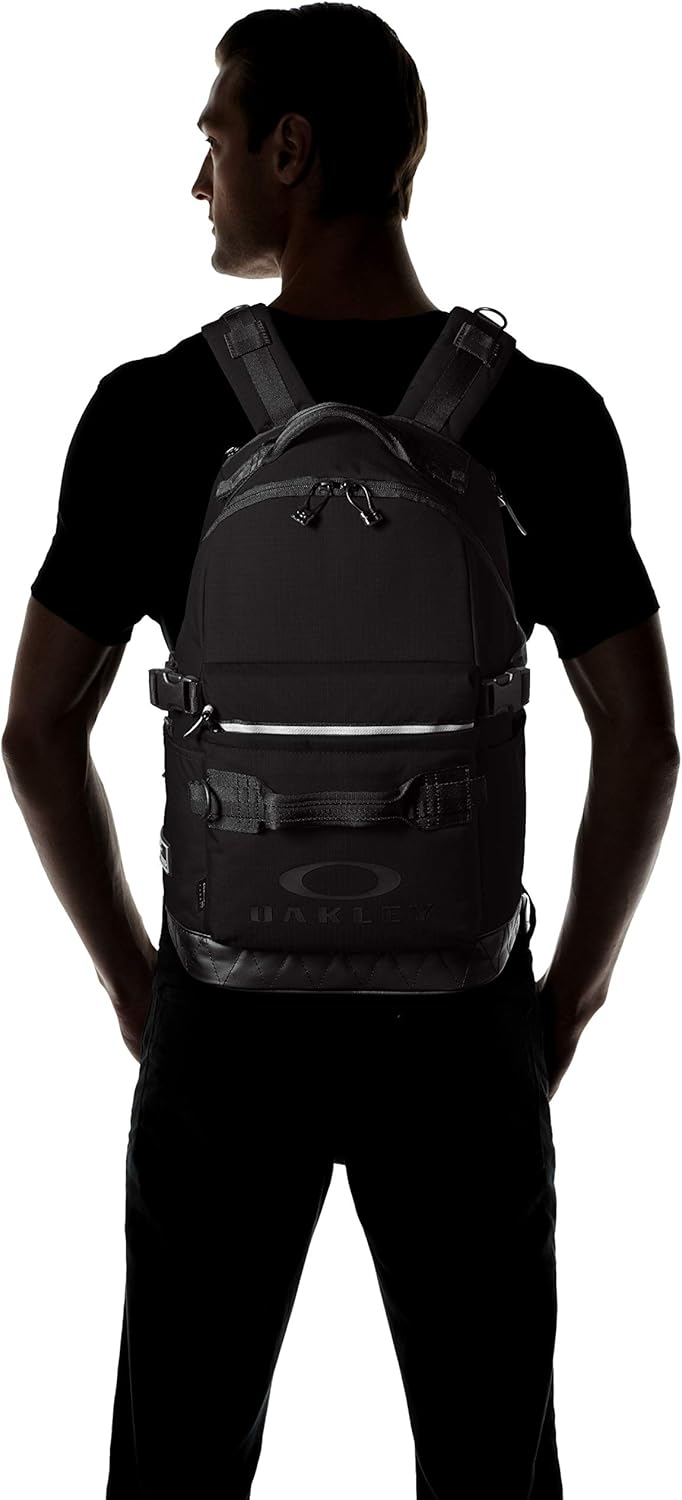 Oakley Men's Utility Backpack, Blackout, NOne SizeIZE
