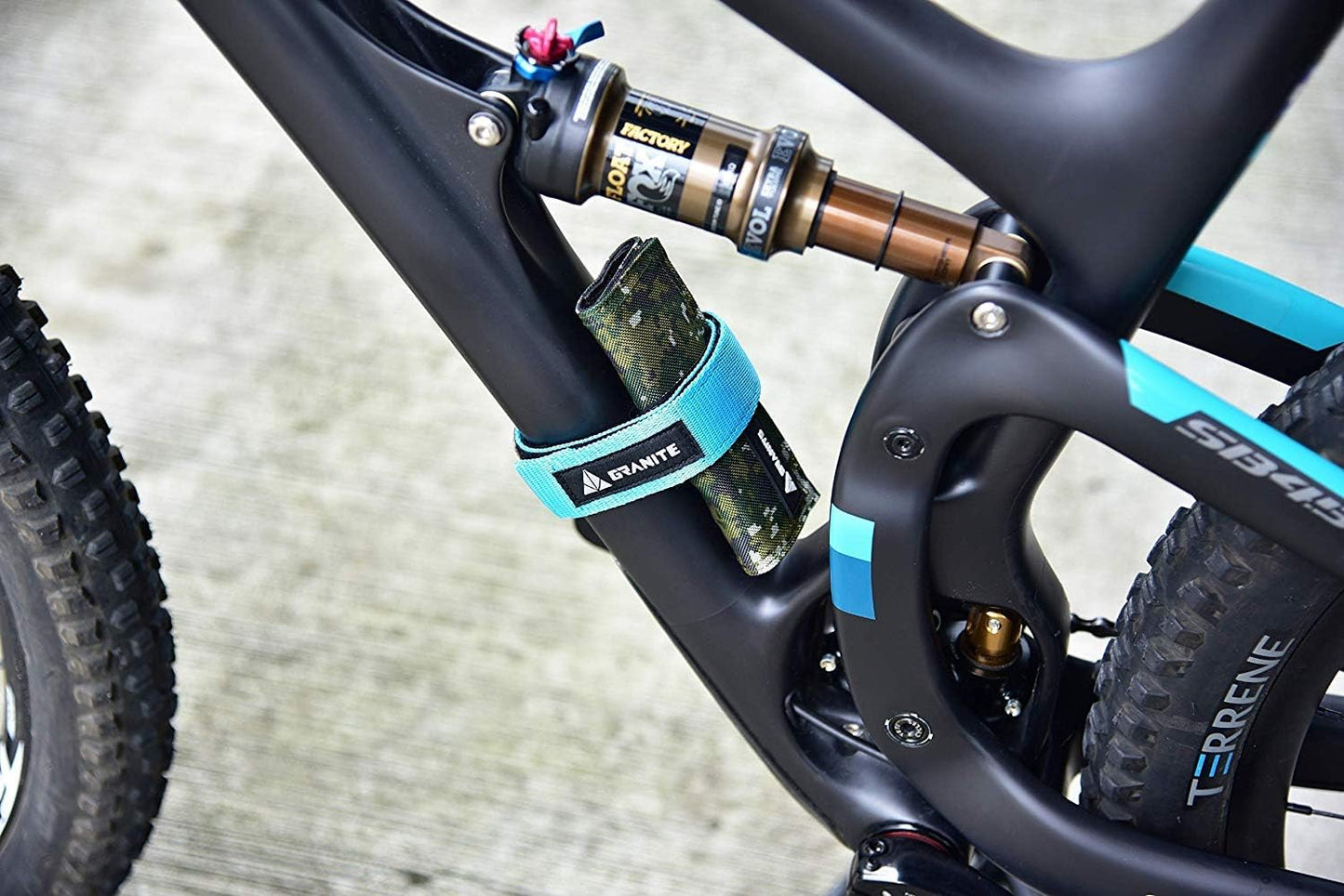 Granite Rocknroll Mini Ratchet Bike Tool Kit, Bike Multitool Kit with 9 Tool Bits and Extension Rod, Portable Bicycle Tool Kit for Mountain Bike, Road Bike and Gravel Bike (Green Camo)