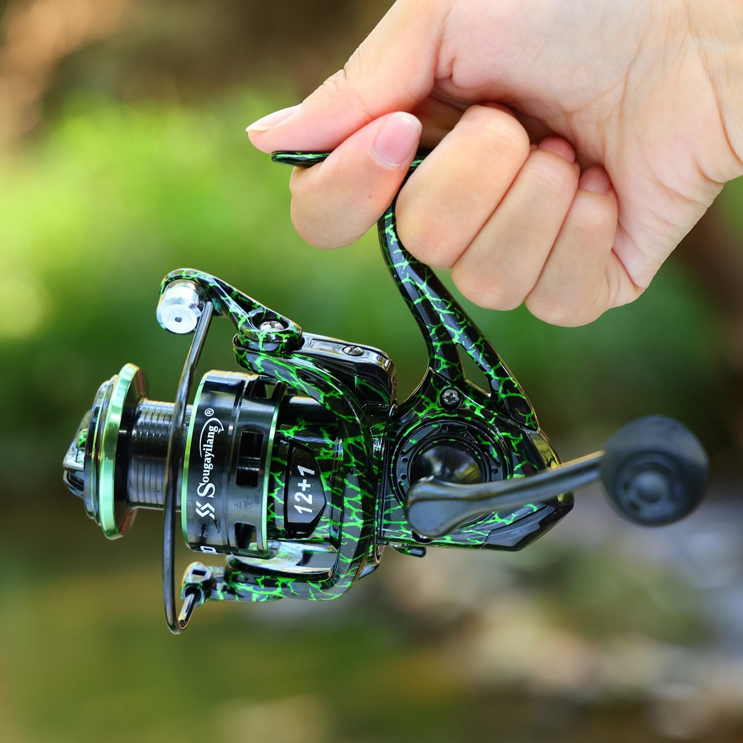 Sougayilang Fishing Reel, Ultralight Spinning Reels with Graphite Frame 5.2:1 High Speed for Saltwater or Freshwater Fishing-B