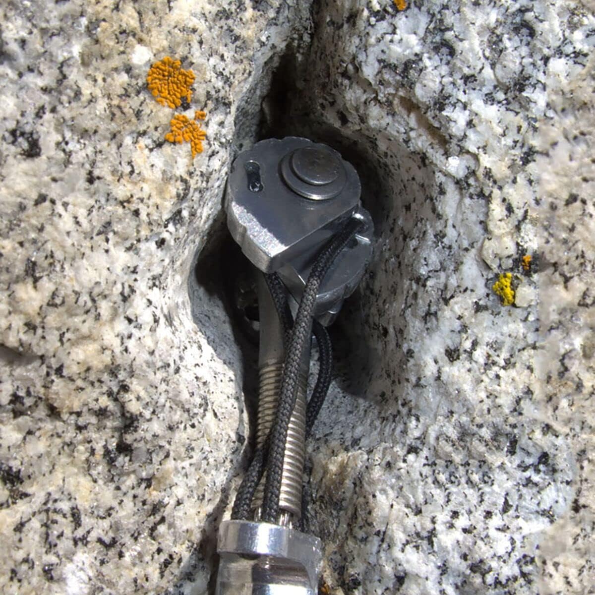 Ultralight Offset Master Cam by Metolius - Lightweight Climbing Gear for Precision Placement
