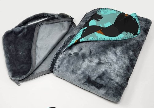 Caroline's Treasures MLM1038TBLT Black and Tan Cavalier King Charles Spaniel Soft Travel Blanket with Bag Airplane Blanket, Indoor Outdoor Camping Blanket for Traveling, Picnics, Beach Trips, Concerts