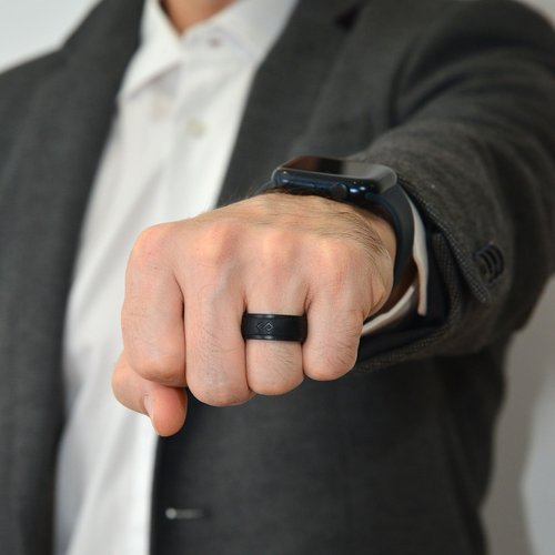 Rinfit Silicone Wedding Bands for Men and Silicone Ring Box Combo - 30-Ring Capacity Silicone Box for Silicone Rings - 7 Infinity Rings SetL, size 11