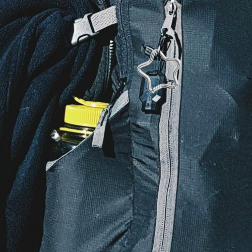 Carabiner Clip, Star Shaped Climbing Buckle Aluminum Alloy Heavy Duty Keyring Hook for Camping Fishing Hiking Traveling Outdoor Activities Accessory Carabiner Carabiners (Blue)