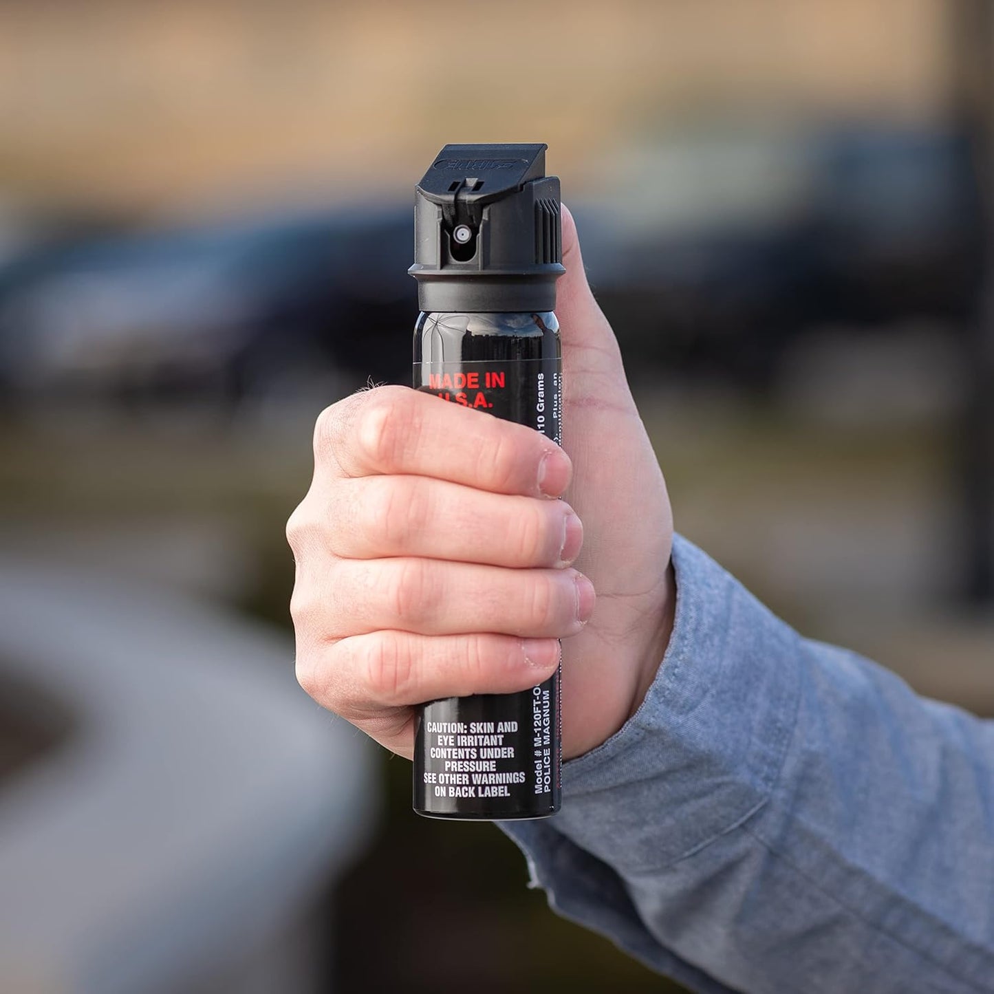 SABRE Magnum 120 Pepper Spray, 40 Bursts, 12-Foot (4-Meter) Range, Extra Large 92.4 Gram Canister, UV Marking Dye, Flip Top Safety, Black