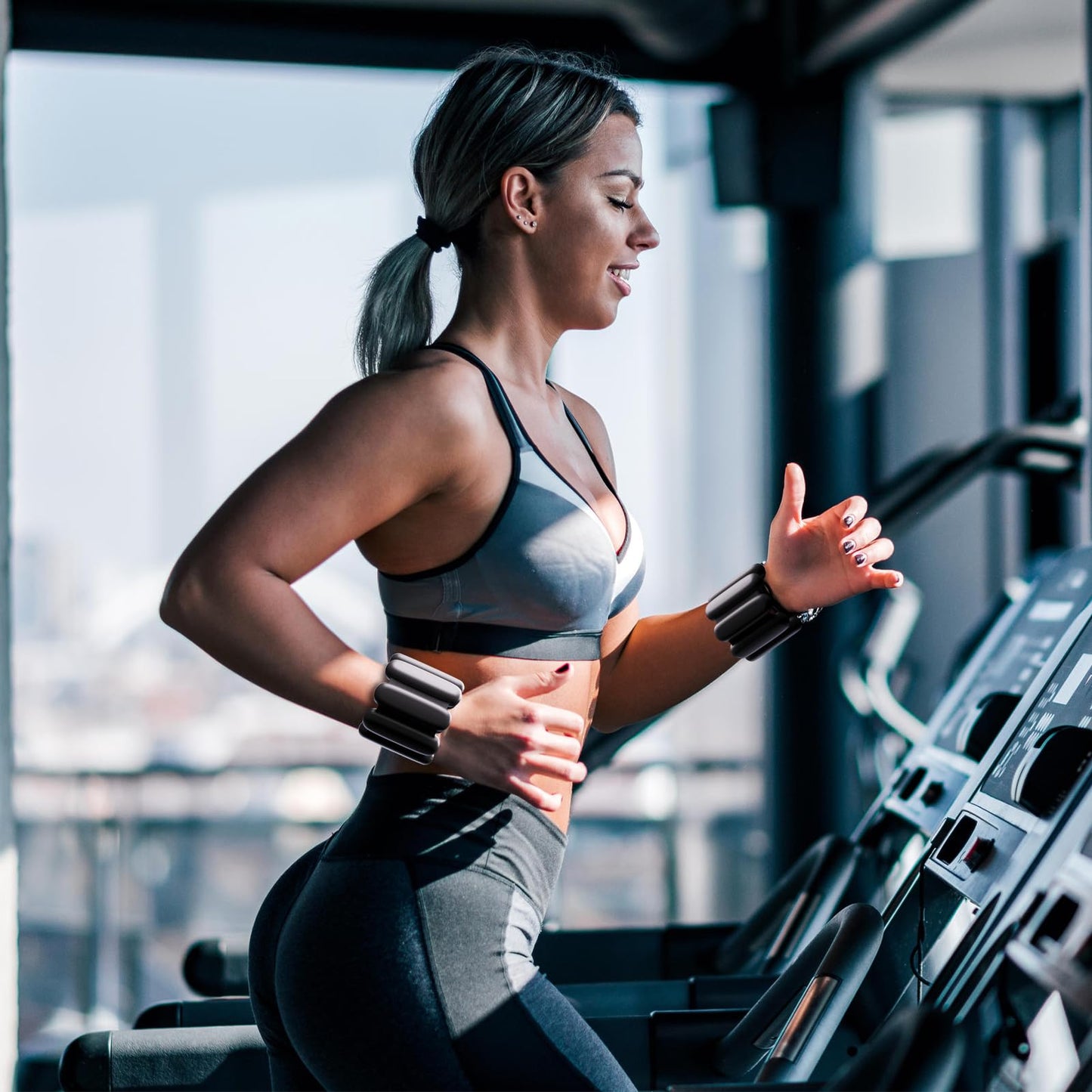 Ankle weights for women wrist weight: Adjustable ankle & wrist weights 2lbs(1lb each) for Pilates & Yoga exercise - Hand & Leg weights for women at home (Black, small)