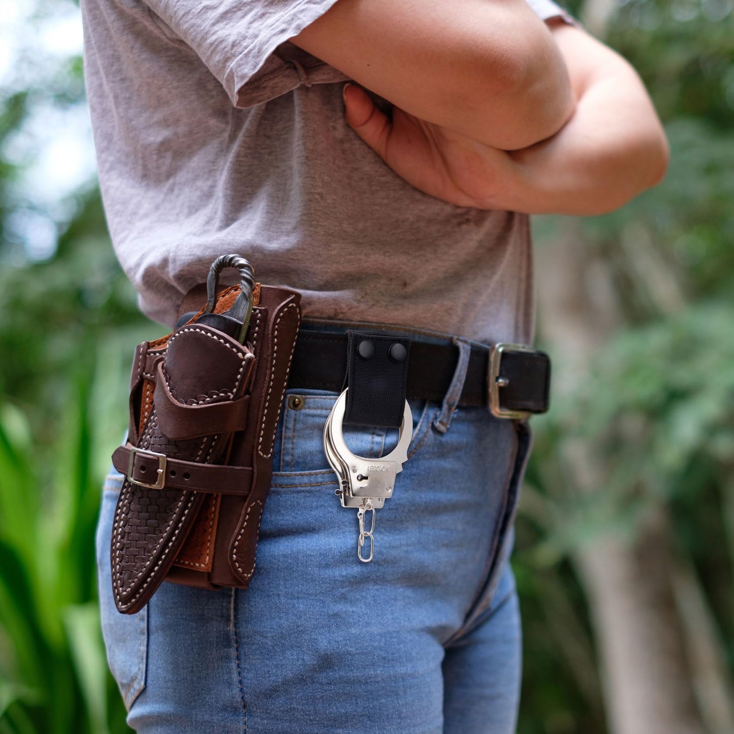 Isslly 2PCS Nylon Handcuff Straps, 1.97x2.84inch Handcuff Holder for Belt, Duty Belt Accessories, Double Snap Buckles, Slide on Belt