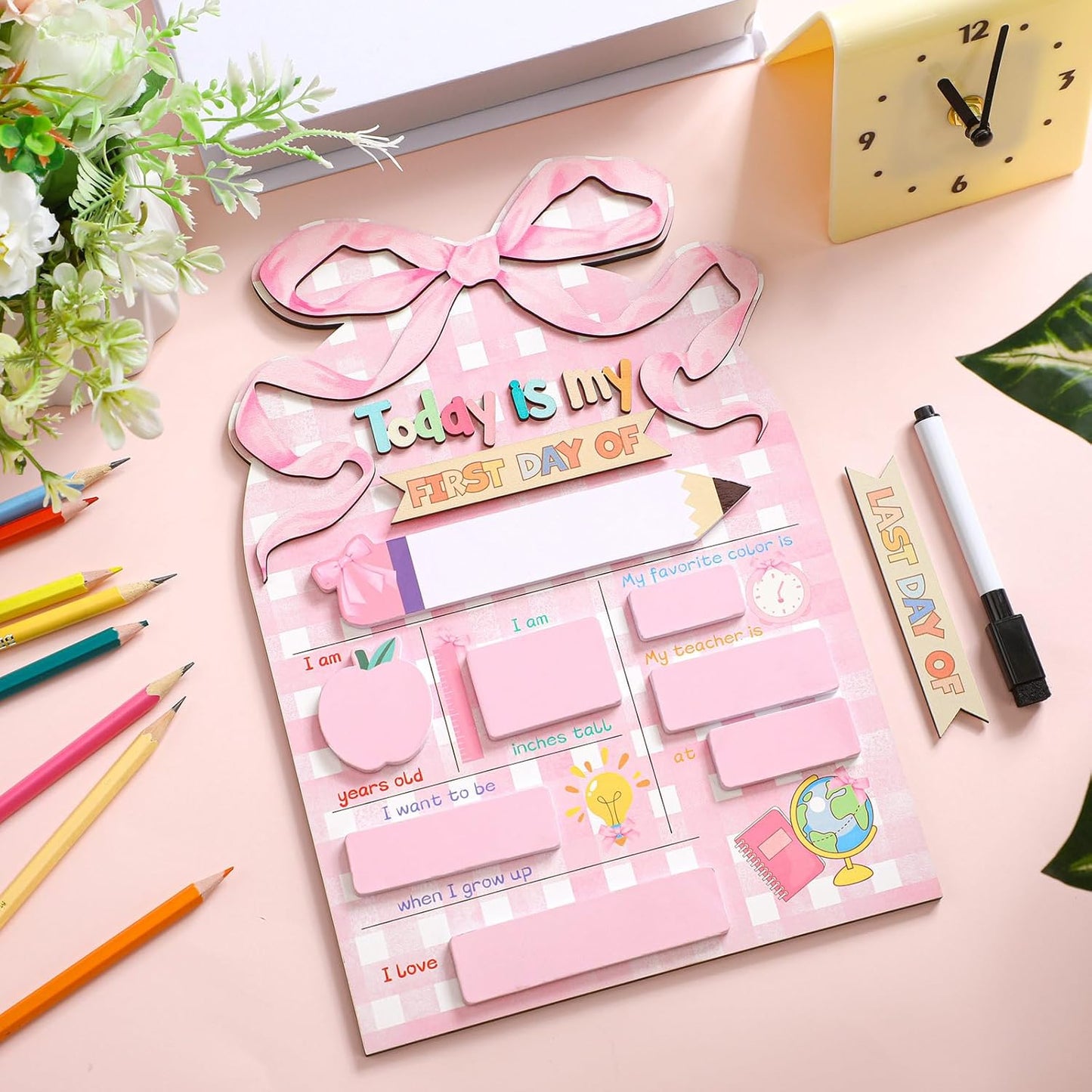 1 Set Pink Bow First Day and Last Day of School Board Sign for Kids Pink Bow School Chalkboard with Markers Reusable Personalized Chalkboard for Kids Preschool Kindergarten Photo Prop Gifts