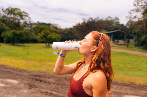 GSI Outdoors Microlite 500 Flip Vacuum Insulated Bottle, Lightweight, Stainless Steel Travel Mug, Leakproof Flip Lid, Hot & Cold Thermos for Hiking & Outdoor, Jade, 17 oz