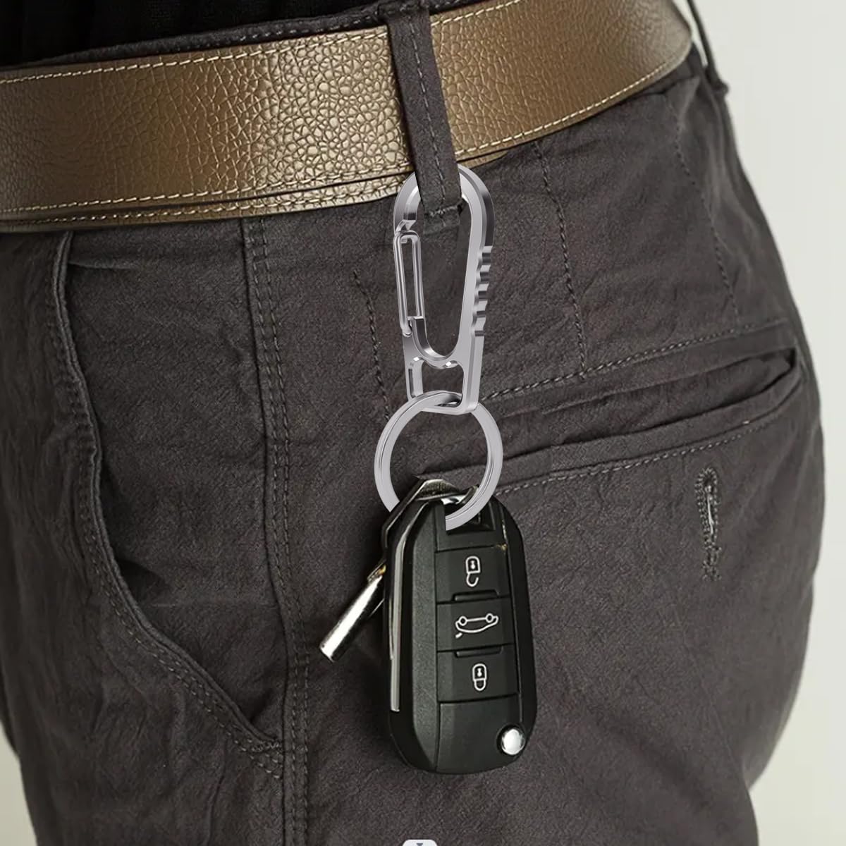 Generic FULLGUEEN Titanium Keychain Carabiner Clip,Multifunctional Keychain Carabiner,EDC Key Clip Anti-Lost Quick Release Key Ring Holder for Daily Use, Gray
