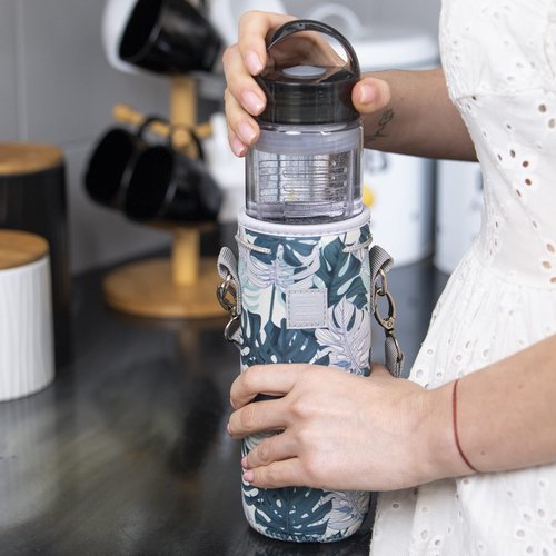 Made Easy Kit Neoprene Water Bottle Carrier Holder with Adjustable Shoulder Strap for Insulating & Carrying Water Container Canteen Flask Available in 5 Sizes (Green Gray House Floral, M (16oz-22oz))