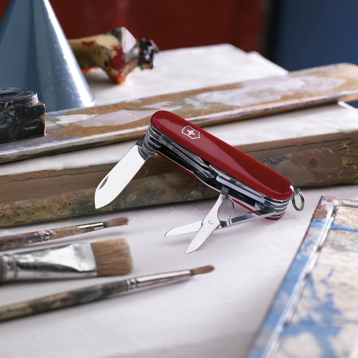 Victorinox Explorer Swiss Army Knife, 16 Function Swiss Made Pocket Knife with 2 Blades, Corkscrew, Scissors and Screwdrivers - Red