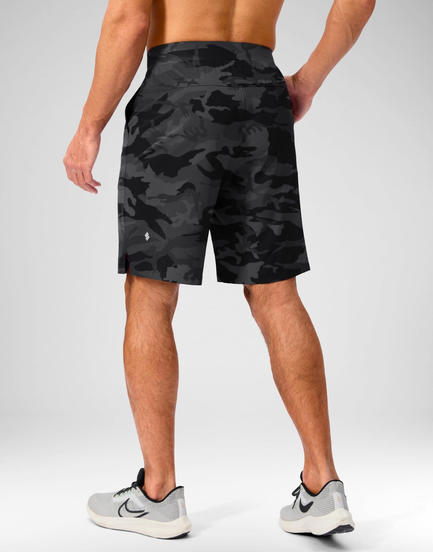 Soothfeel Men's Running Shorts with Zipper Pockets 9 Inch Lightweight Quick Dry Gym Sports Athletic Workout Basketball Shorts for Men (Grey Camo, XL)