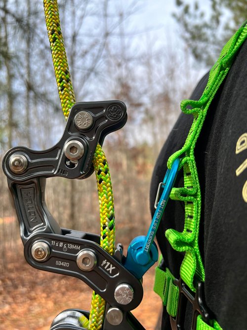 Notch Magneato SRT Chest Harness Magnetic Attachment Allows Quick, Effortless Connection, Disconnects with a Simple Twist & Installs on Any Rope Runner Pro or Rope Runner Vertec (99568)