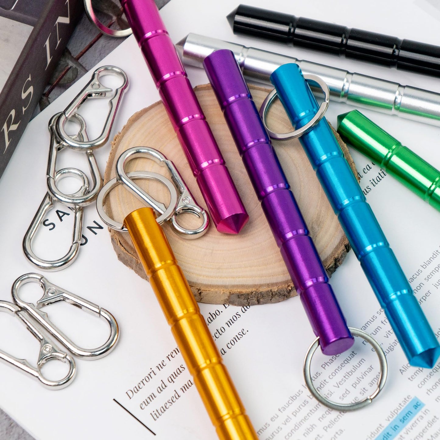 7Pcs Safety keychain Set Protection Keychain, Aluminum Keychain Keychain Set, Tactical Glass Breaker Tool, Self Defense Weapon for Women Ladies Girls (colorful)