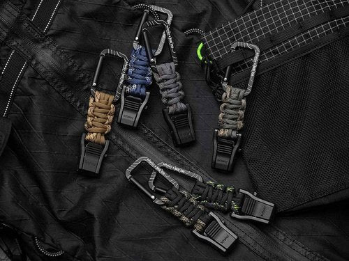 bitplay Paracord Quick-Release Carabiner - Base550/ For outdoor adventures/Camping, hiking, and gym activities/For use with hammocks, keychains, and other utility items (Dark Black)