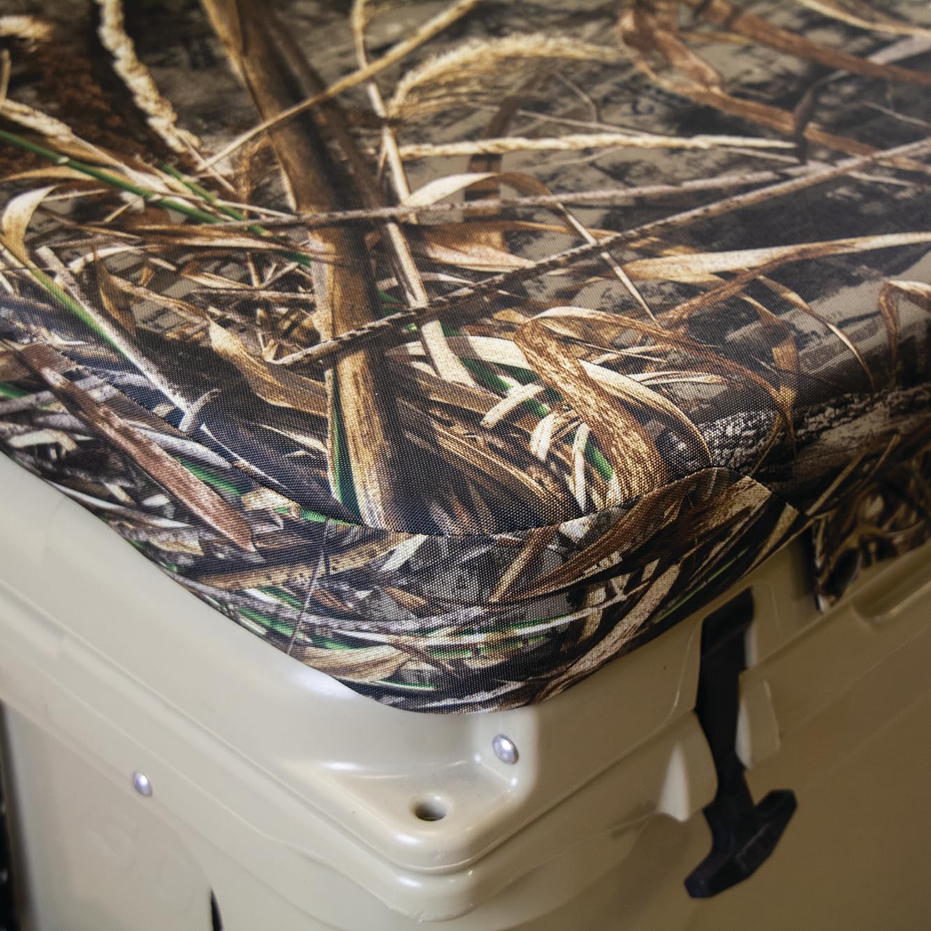Wise 8WD1512-733 Premium 20 Qt. Cooler Cushion Roadie Style - Realtree Max Camo