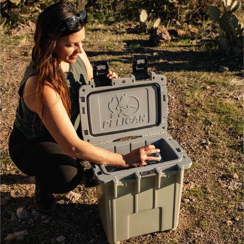 Pelican 20 Quart Elite Cooler (Sage/Gray)