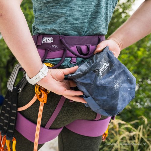 PETZL SAKA Ergonomic Chalk Bag with Belt, Chalk Stripes