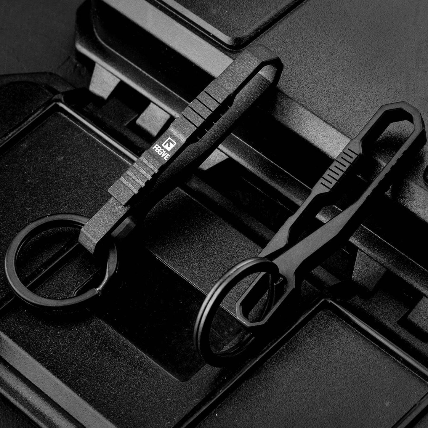 TISUR Keychain Pocket Clip Titanium Round Carabiner Clip