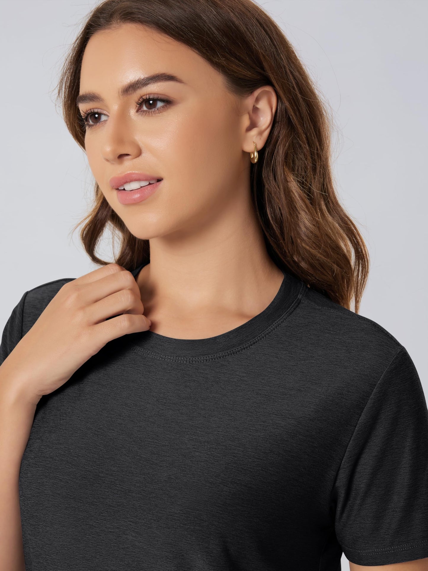 ODODOS Women's Performance Tee Ultra Soft odSTRATUM Tech Short Sleeve Relaxed Top Crew Neck T-Shirts, Black Heather, X-Large