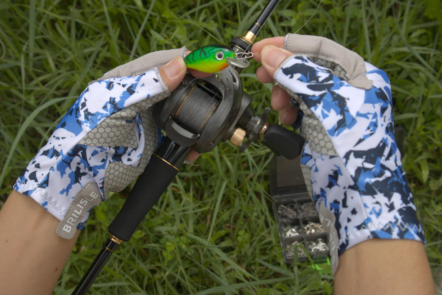 BRILISLE Fishing Gloves with Sun Protection, Uv Protection Silicone Anti-Slip Comfortable and Breathable, Kayaking Hiking Sailing Driving BuLXL