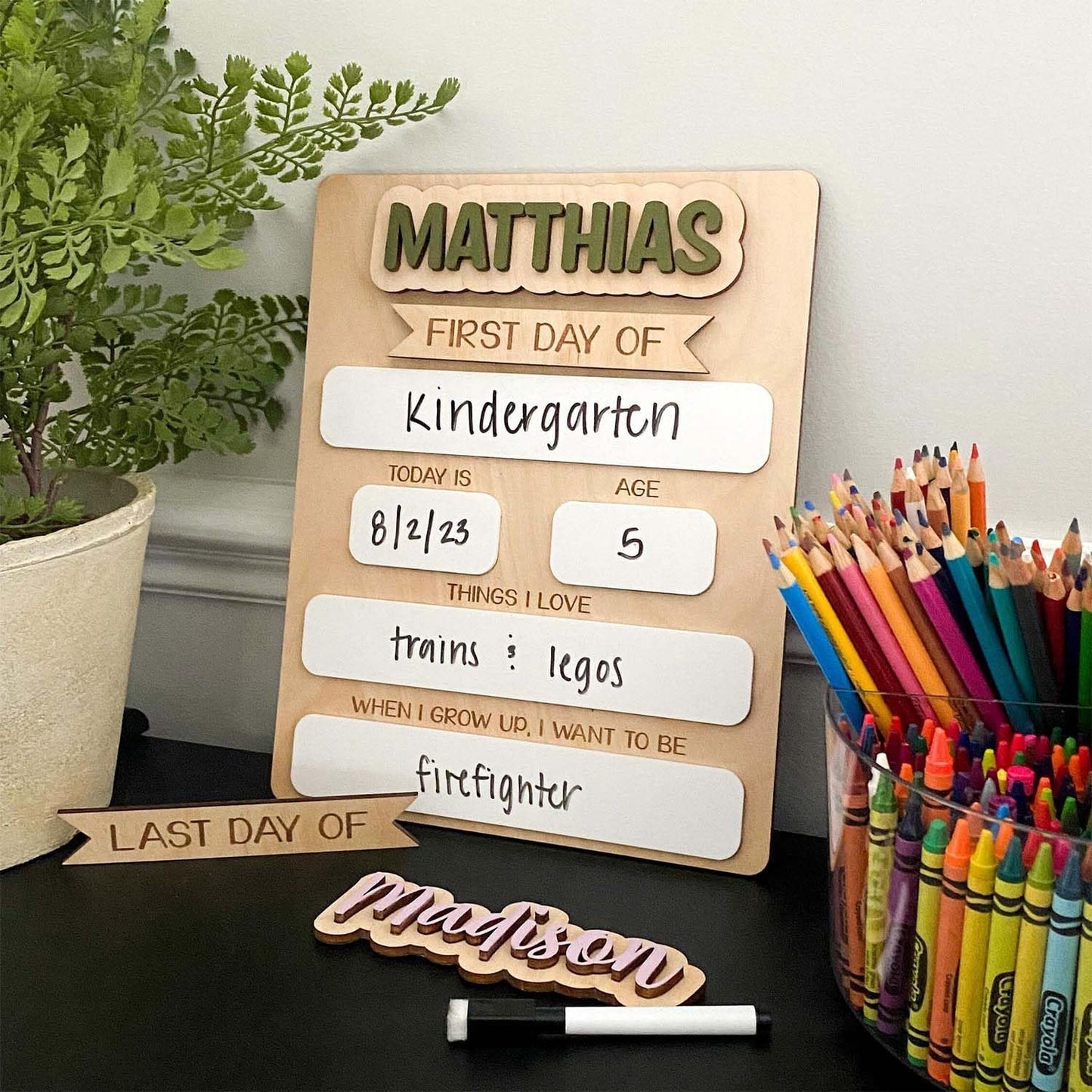 Custom First Day of School Sign - Personalized First and Last Day of School Board, Reusable Wooden Photo Prop with Name, Back to Schools Board with Interchangeable Pieces, Style 01
