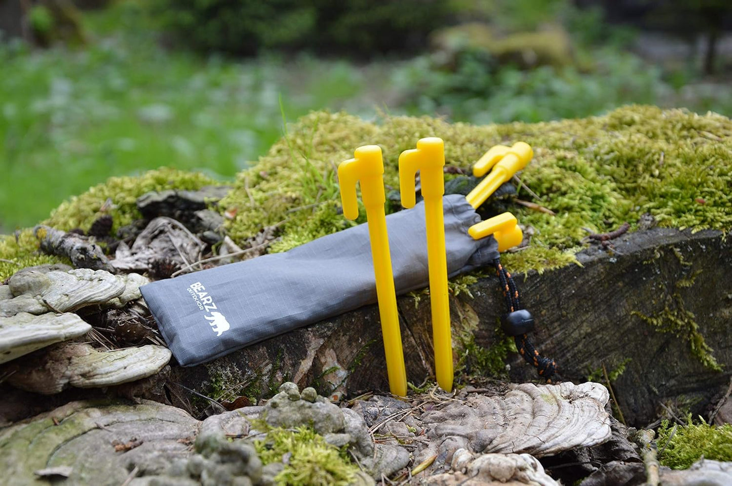 Plastic Stakes by BEARZ Outdoor. Small Tarp Stakes/ Tent Spikes for Sand, Lawn, Beach Blankets. Compact & Lightweight Tent Pegs with an Anchor. Safety Yellow (5.9″ Pack of 4)