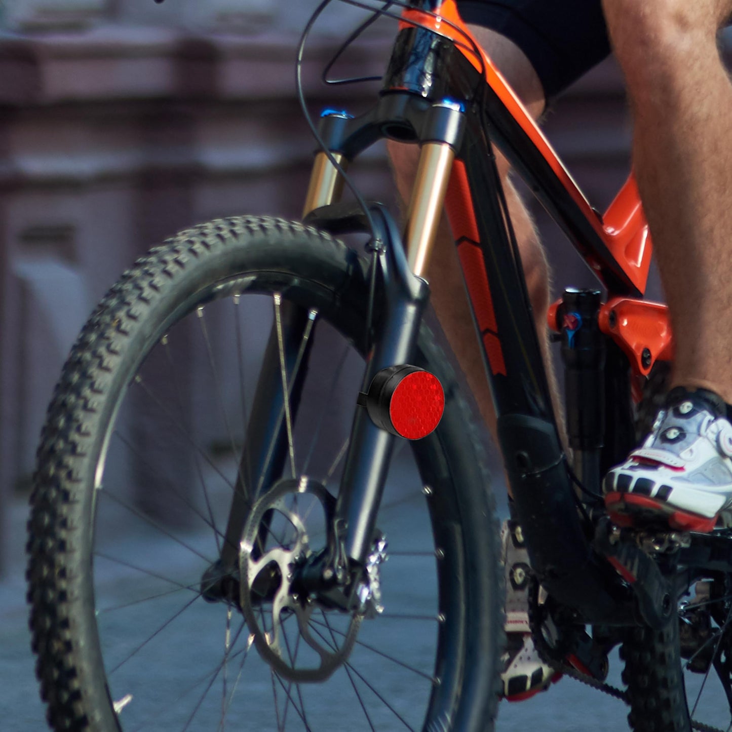Premium Bike Reflector Airtag Holder - Anti-Theft Safety Solution for Your Bicycle - Enhance Visibility and Track Your Bike - Ensure Peace of Mind.