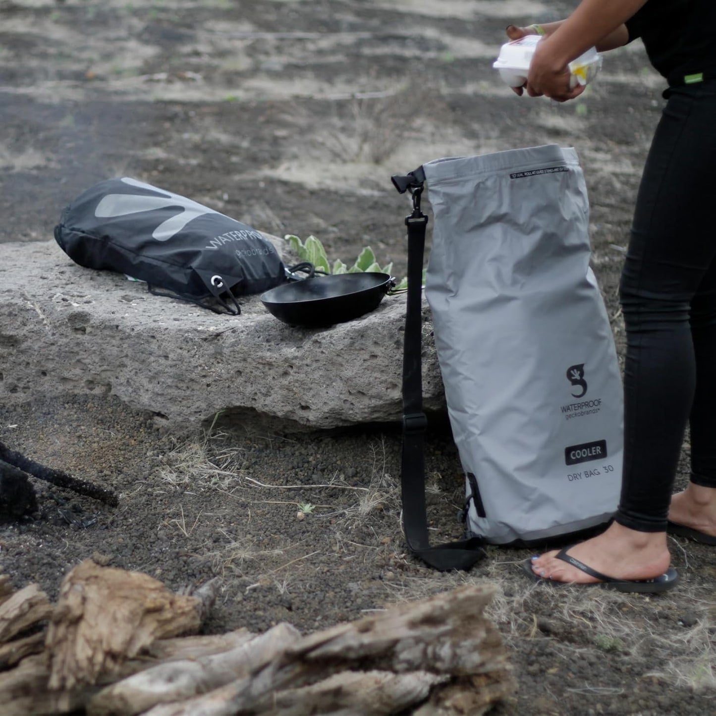 geckobrands 30L Dry Bag Cooler - Holds 24 Cans or 18 Bottles - Dry Bag Backpack, Perfect for Outdoor Activities