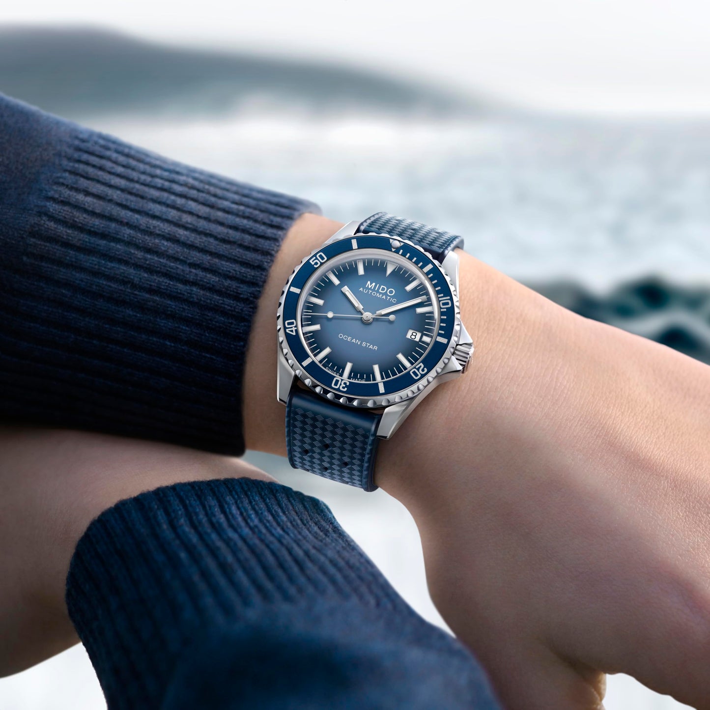MIDO Ocean Star Tribute Gradient - Swiss Automatic Watch for Men - Blue Gradient Dial - 40.5mm Stainless Steel Case - Stainless Steel Bracelet - M0268071104101