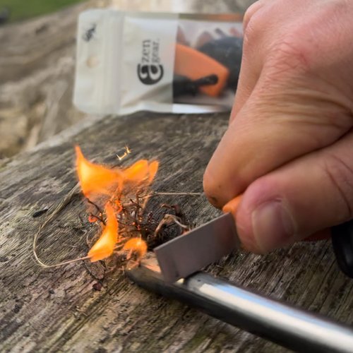 Survival Flint Fire Starter Kit, Thick Ferro Rod (4" x ⌀ 2/5") with Comfy Steel Striker, Paracord Lanyard String for Camping, Bushcraft, Outdoor