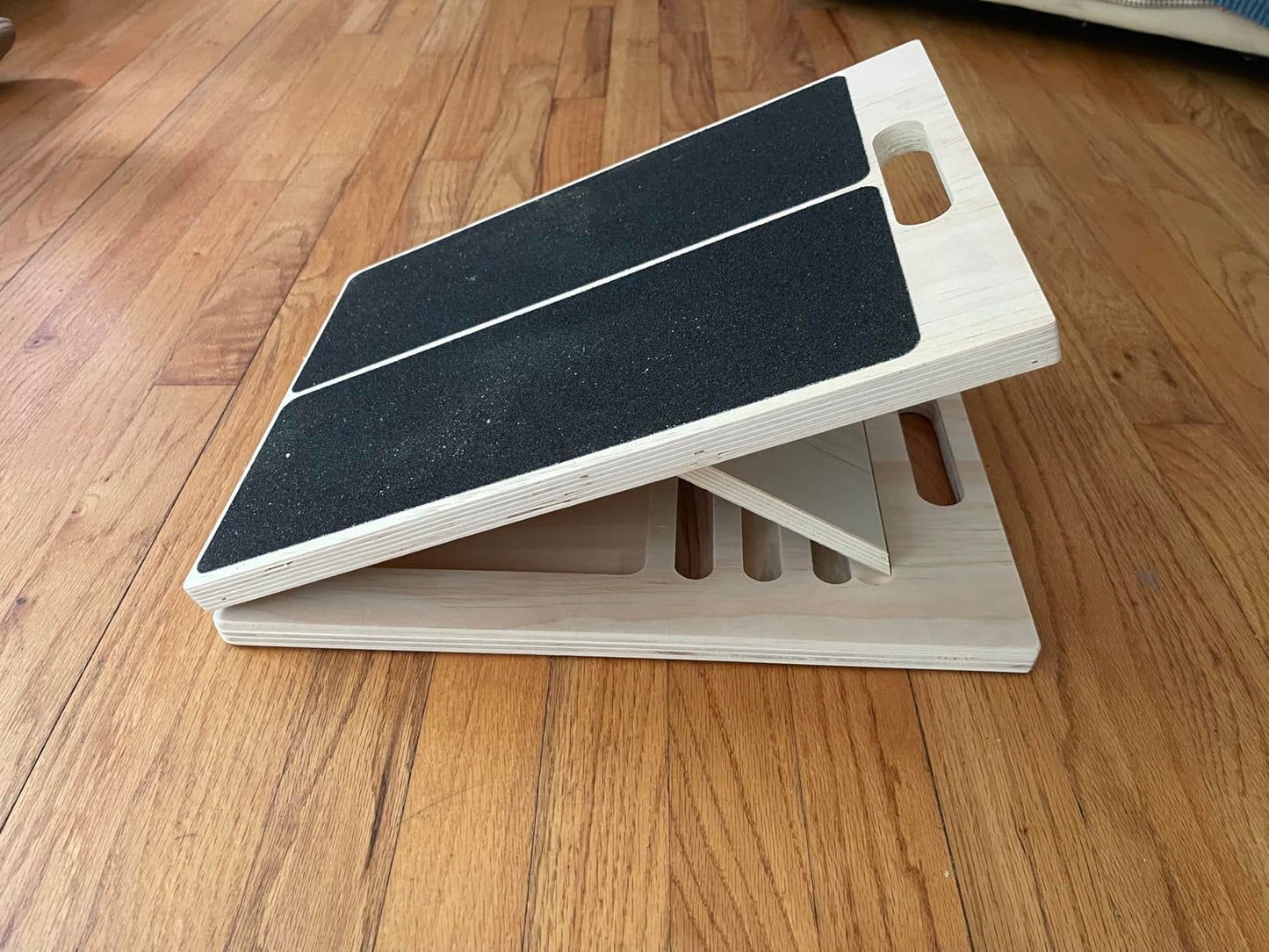 AURGOD Calf Stretcher Portable Wooden Slant Board for Calf Stretching, 5 Adjustable Angles Incline Board, Load 220 lbs Physical Therapy Equipment for Squats, Exercise, and Leg