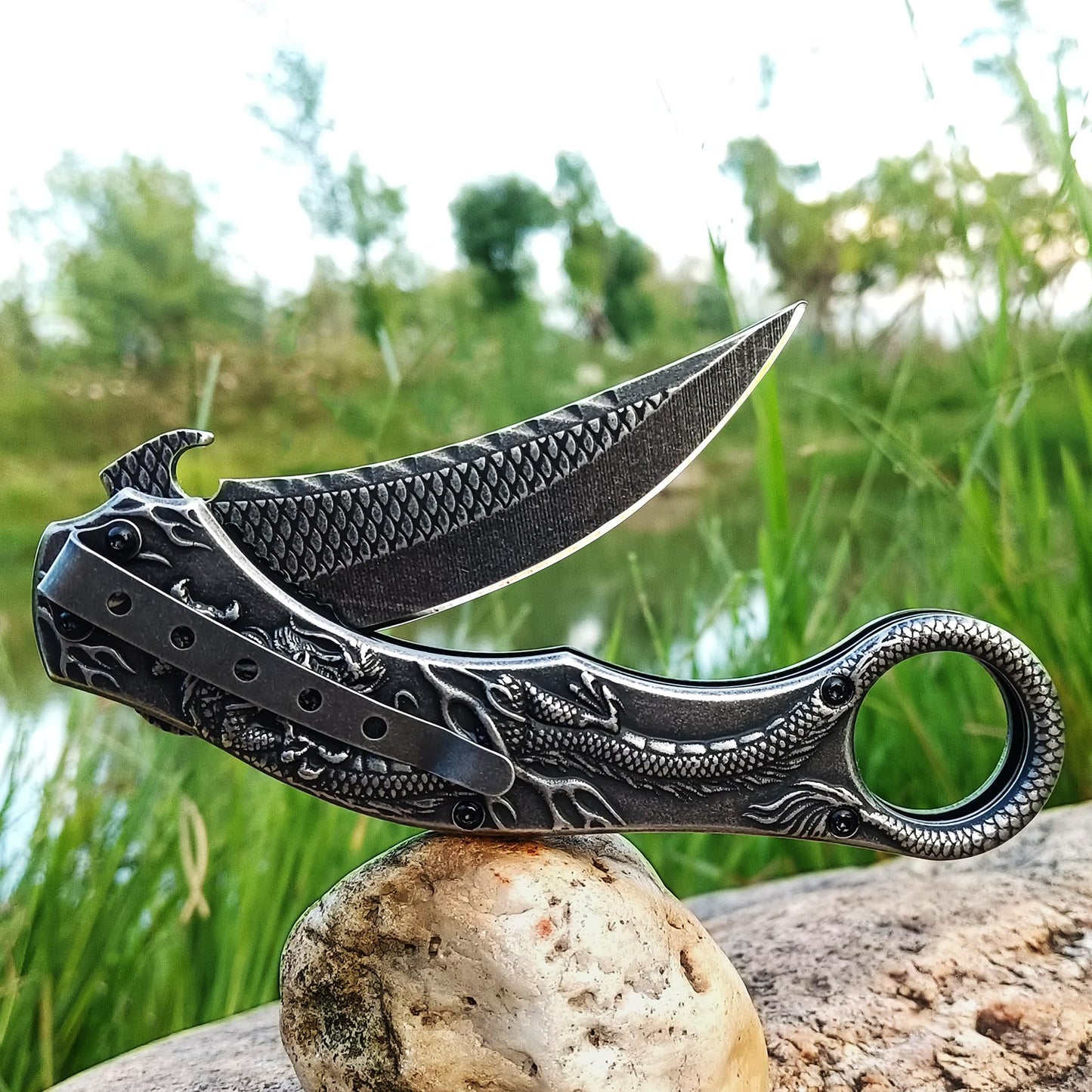 MADSMAUG Pocket Knife, 9Cr18Mo BLADE Pocket Folding Knife With Sheath, Cool 3D Dragon EDC knife, Great Gift Pocket Knife For Men Outdoor Survival Camping (Black)