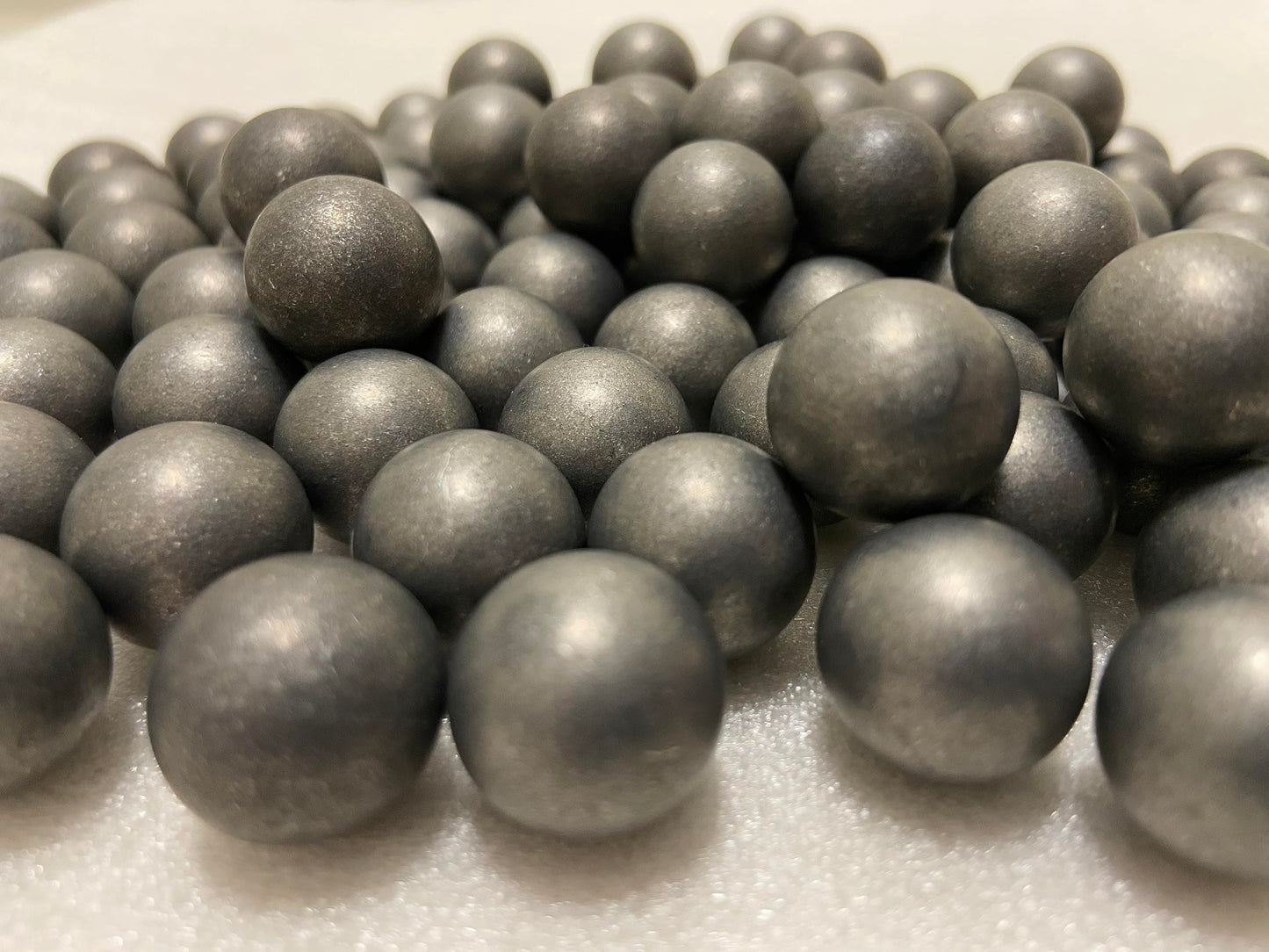 Alien Play 43 Caliber Aluminum Balls 100 X .43 Cal Self Defense Alu Paintball Ammo 1.8 Grams Solid Paintball Rounds (Metallic Grey, Aluminum)