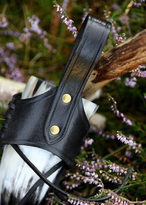 ULFBERTH - Genuine Leather Drinking Horn Holster with Embossed Triskele - Belt Holder for Drinking Horns – Medieval, Viking, LARP (Black, 0,2l - 0,3 l)