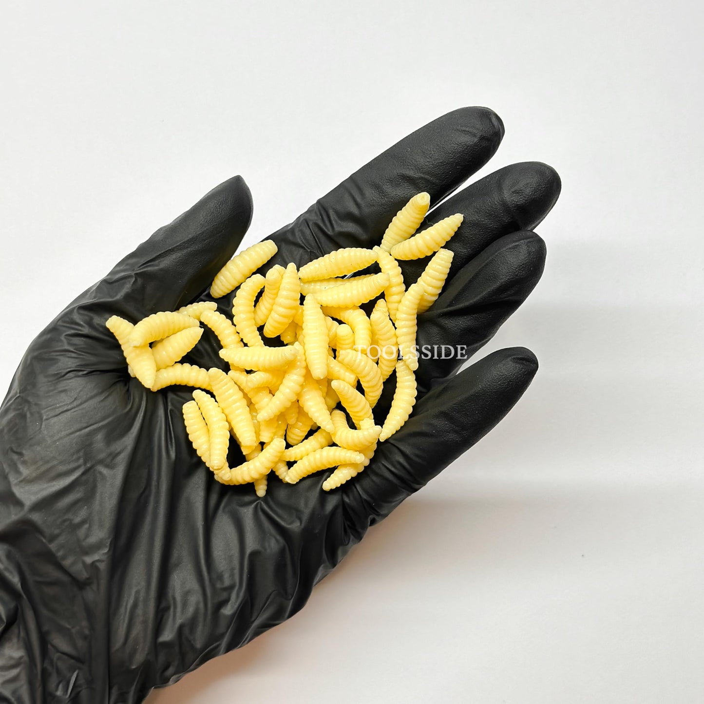 TOOLSSIDE 50 Pcs Rubber Maggots Fishing Bait 1 Inch (22mm) Crappie Jigs, Fishing Maggots, Bulk Fishing Grubs for Trout, Crappie, Pan Fish, Bluegill, Fresh Water Fishing Lures Set
