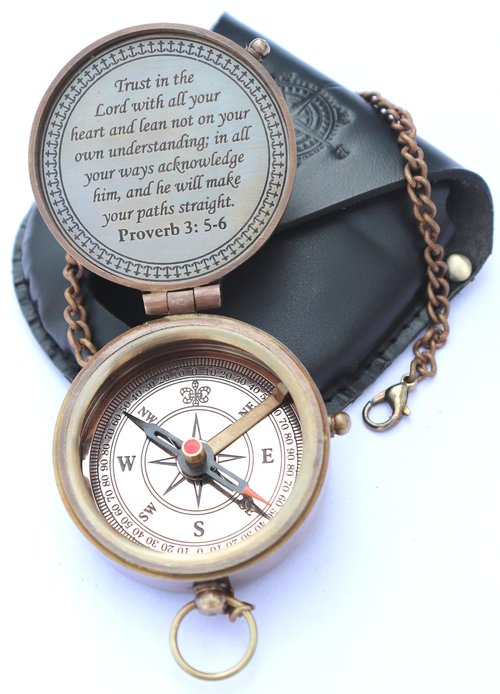 MADSNIIB Brass Engraved Compass, Nautical Compass with Leather Case, Antique Gift for Birthday, Wedding, Anniversary, Christmas, Valentine, Portable Compass for Hiking (Trust in The Lord)