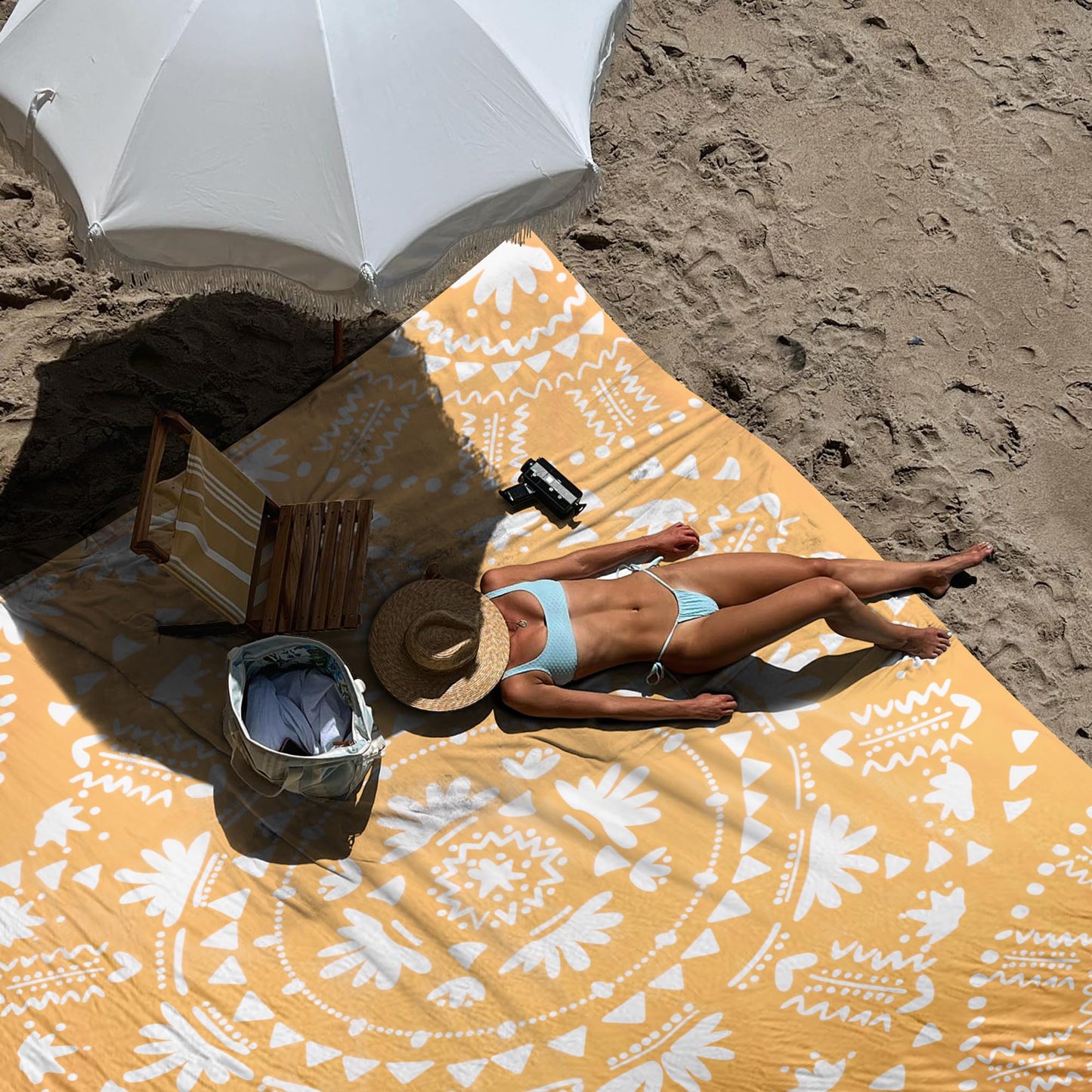 SkyNature 110''×118'' Extra Large Sandproof Beach Blanket 4-8 Adults, Waterproof Foldable Picnic Blankets with 4 Stakes & 4 Pockets, Lightweight Boho Outdoor Beach Mat for Travel, Camping, Hiking
