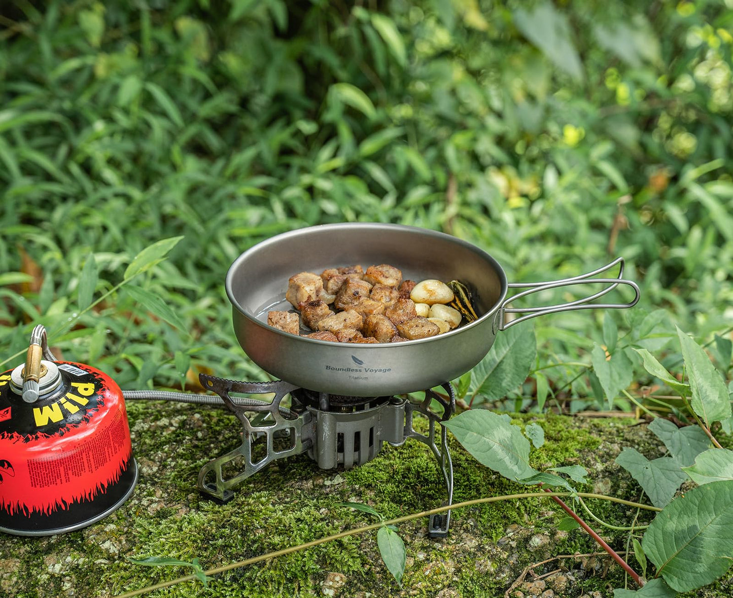 iBasingo 18cm Camping Frying Pan Titanium Skillet Saucepan Outdoor Cookware Lightweight Griddle Portable Plate with Foldable Handle Travel Picnic Hiking Backpacking Cooking Kit for 1 Person Ti2063C