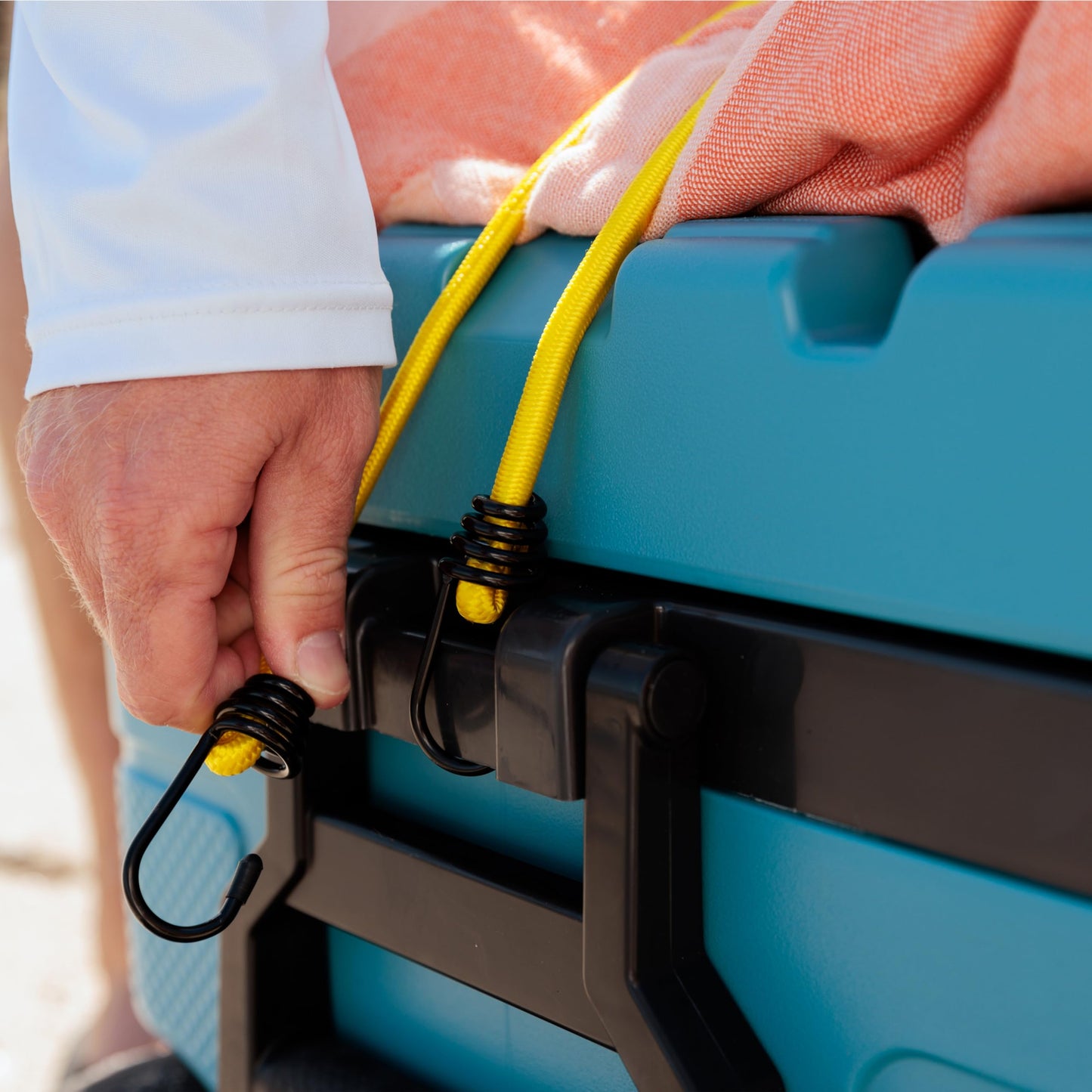 Igloo Trailmate 52Qt Wheeled Cooler, Insulated Hard Shell Ice Chest, Bone