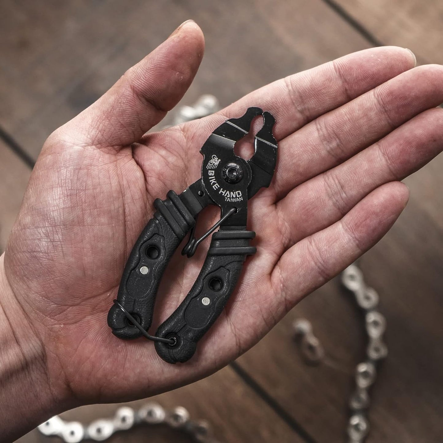 BIKEHAND Bike Bicycle Chain Master Link Pliers Tool - MTB Road Quick Link Remover Removal - Compatible with All Brands: for Shimano Sram KMC Chain