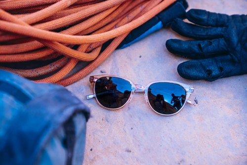 ROKA Lola Ultra Light Retro-Inspried Cateye Sunglasses - Crystal Rose Frames - Dark Carbon Polarized Lens