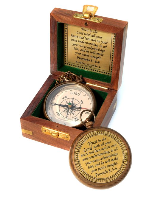 Trust in The Lord with All Your Heart -Proverbs 3: 5-6 Quote Engraved Compass with Wooden Box, Baptism Gifts for Boys, Inspirational Gifts Men, Graduation Day Gifts, First Communion Gifts