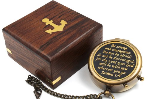 Be Strong and Courageous, Do Not Be Afraid Brass Engraved Compass with Stamped Wooden Case – Inspirational Birthday, Confirmation, and Baptism Gifts – Brown
