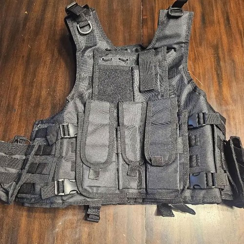 YAKEDA Adjustable Tactical Airsoft Training Vest | Camping, Fishing, Hunting,Gift for Halloween and New Year(Green, One Size)